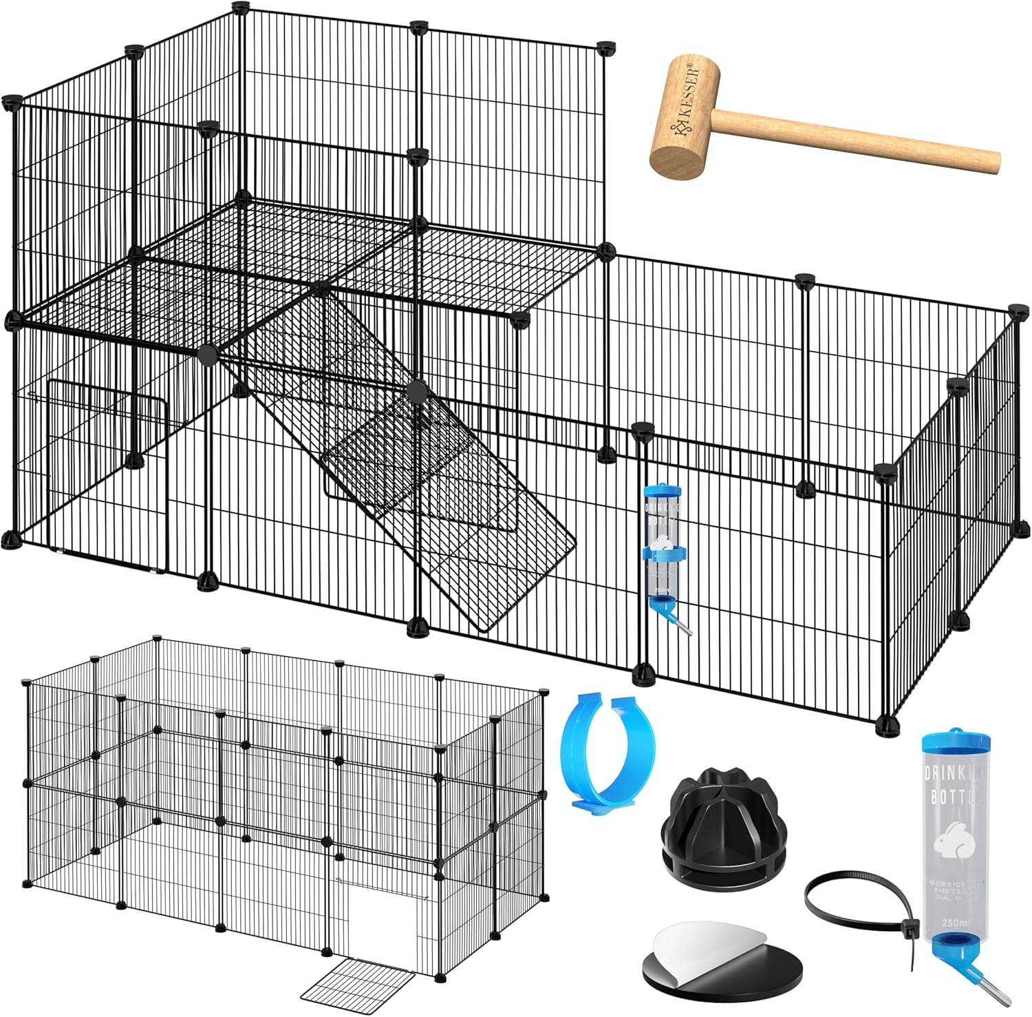 Dieser mehrstöckige Laufstall für Haustiere, der einem Meerschweinchenhaus ähnelt, besteht aus schwarzen Drahtgittern und verfügt über eine Rampe und mehrere Abschnitte. Zum Zubehör gehören ein Holzhammer, eine Wasserflasche, Verbindungsstücke und ein Rad. Perfekt für Kleintiere wie Meerschweinchen oder Kaninchen, die einen Beschäftigungsraum brauchen.